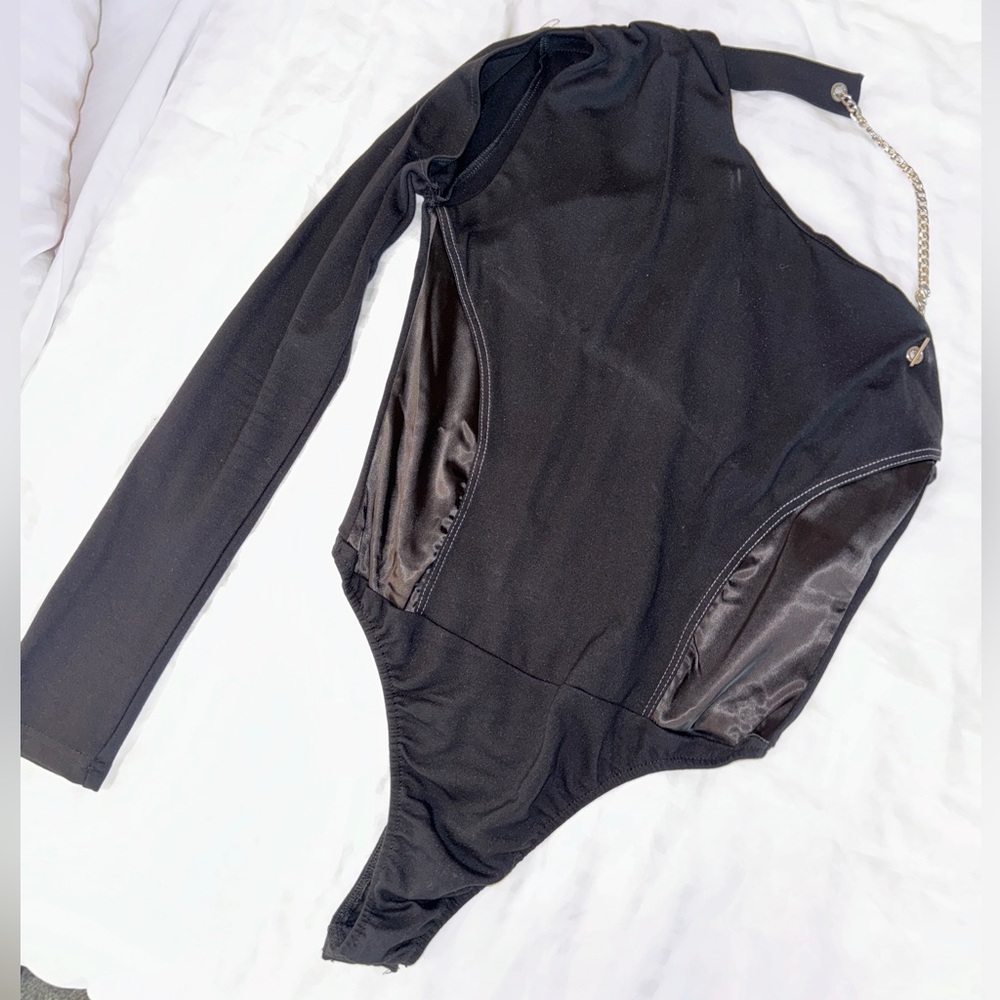 MANIER DE VOIR | One Shoulder Chain Bodysuit